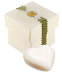 pressed daisy heart soap box